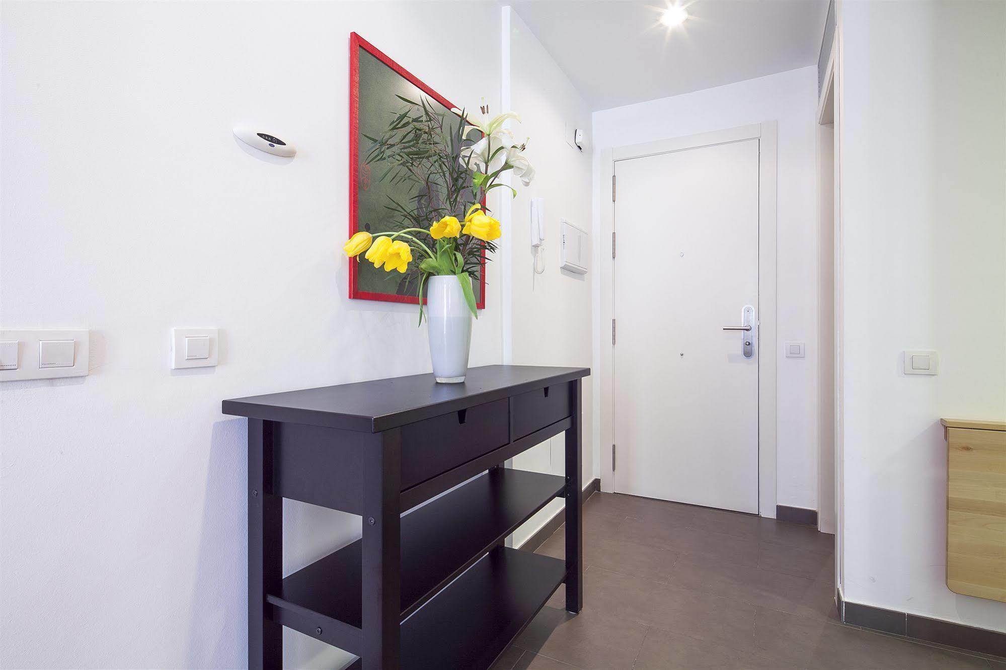 Inside Barcelona Apartments Sants Luaran gambar