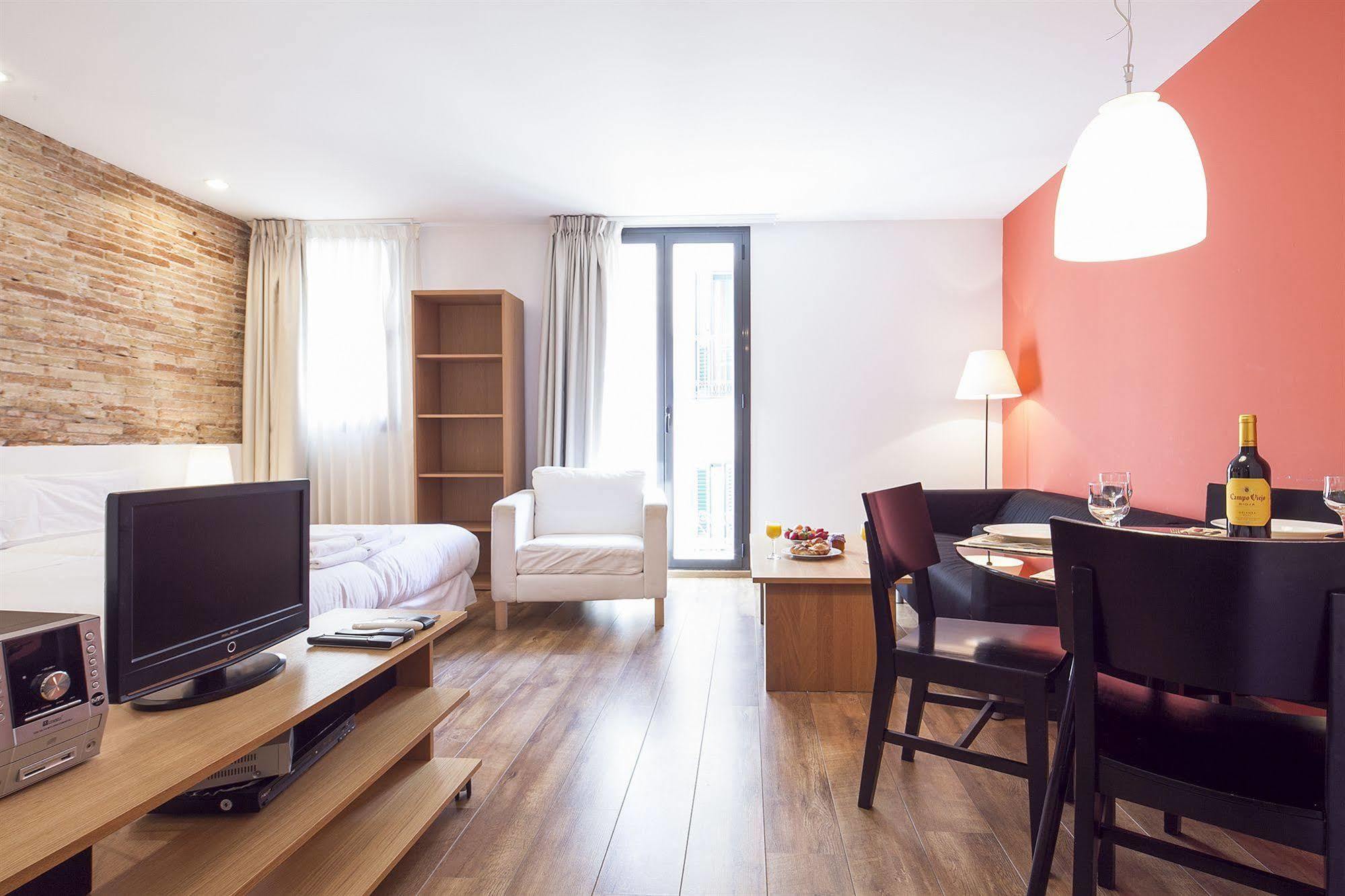 Inside Barcelona Apartments Sants Luaran gambar
