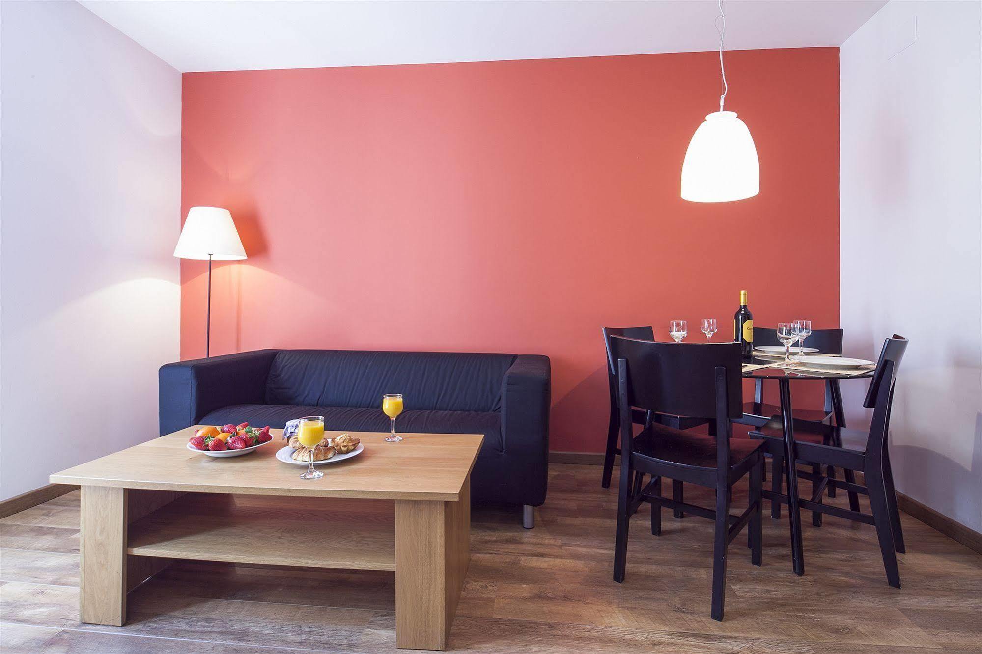 Inside Barcelona Apartments Sants Luaran gambar